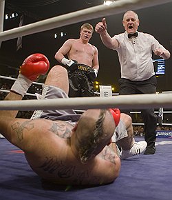 После разгромной победы над Хавьером Морой \лежит\ Александру Поветкину